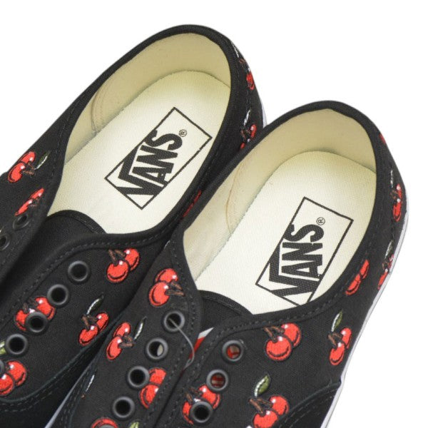 Authentic Cherries Black　チェリー柄スニーカー　オーセンティック　VN0A2Z5IL6M