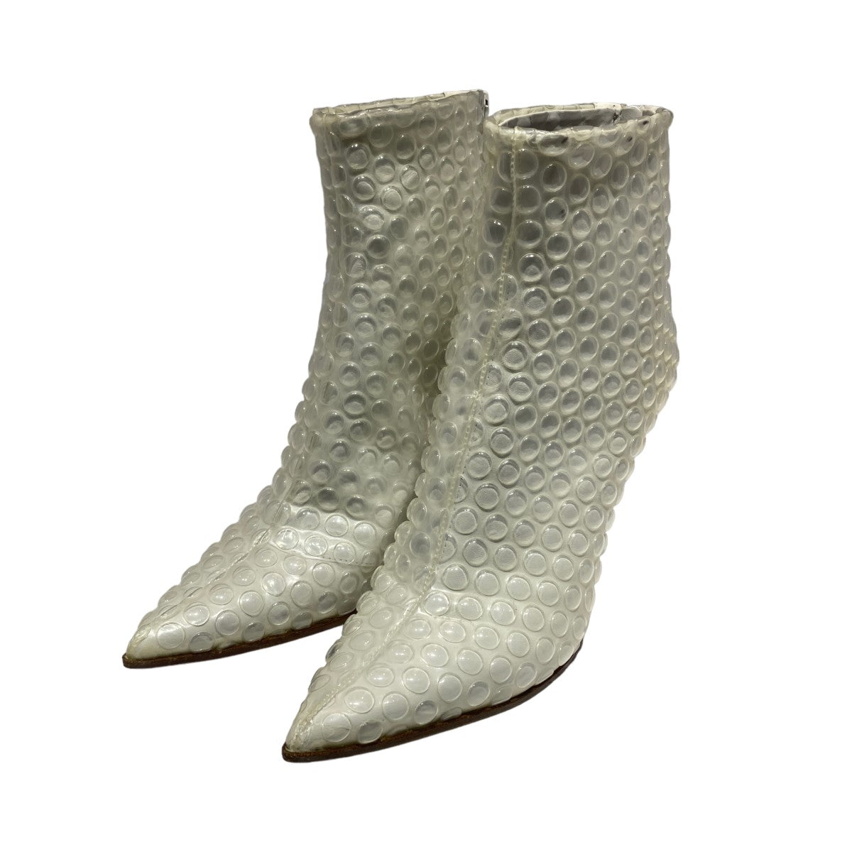 MM6 Maison Margiela(エムエムシックス メゾン マルジェラ) BUBBLE WRAP HEELED BOOTS ヒール ショートブーツ／s59wu0109  s59wu0109 ホワイト サイズ 38(25cm)｜【公式】カインドオルオンライン ブランド古着・中古通販【kindal】