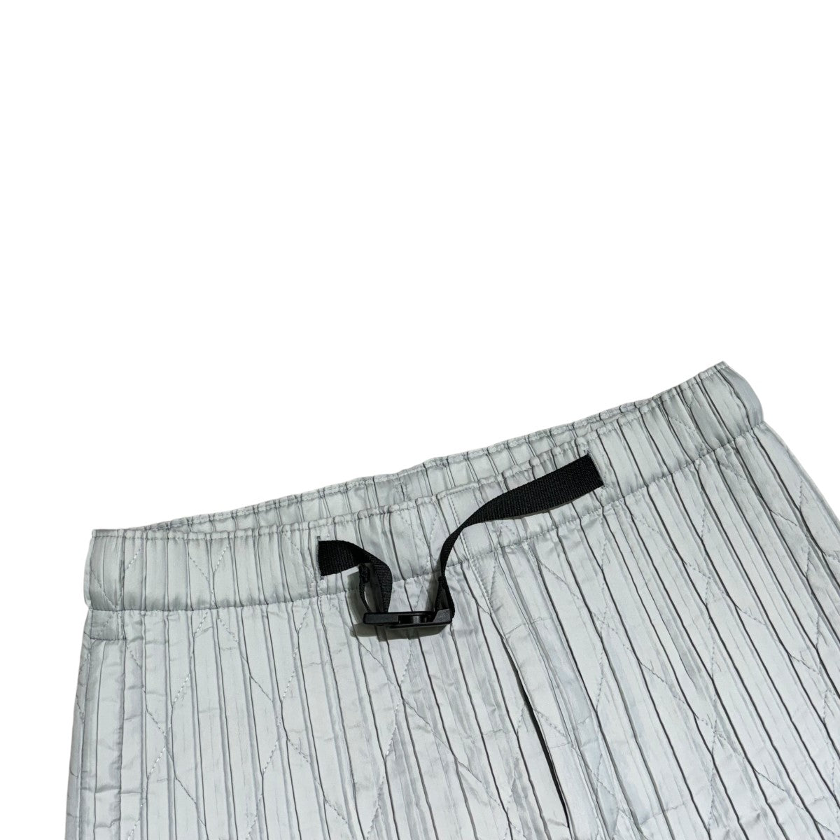 ISSEY MIYAKE(イッセイミヤケ) 中綿プリーツパンツHP23FF319 HP23FF319 グレー サイズ  3｜【公式】カインドオルオンライン ブランド古着・中古通販【kindal】