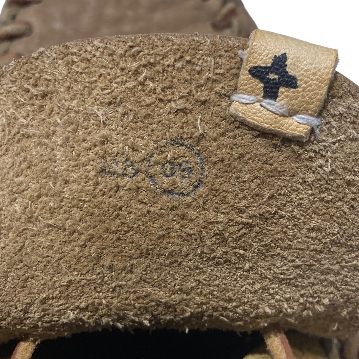 visvim スエードレザーのモカシンブーツ グレージュ サイズUS10