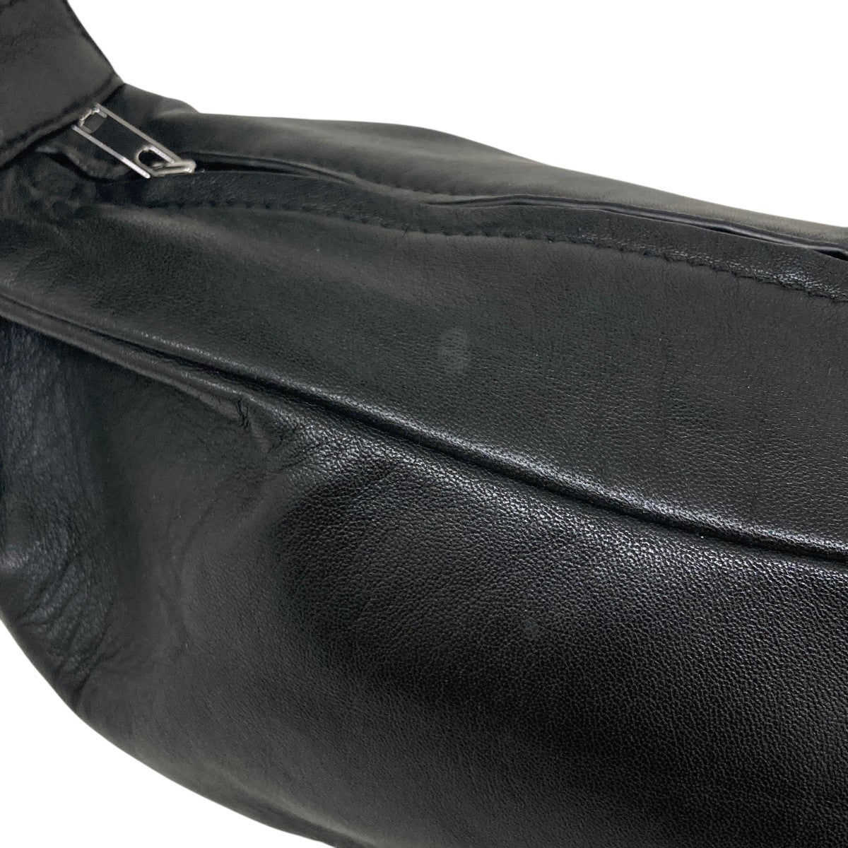 COS(コス) プリーツベルトバッグショルダーバッグ ブラック｜【公式