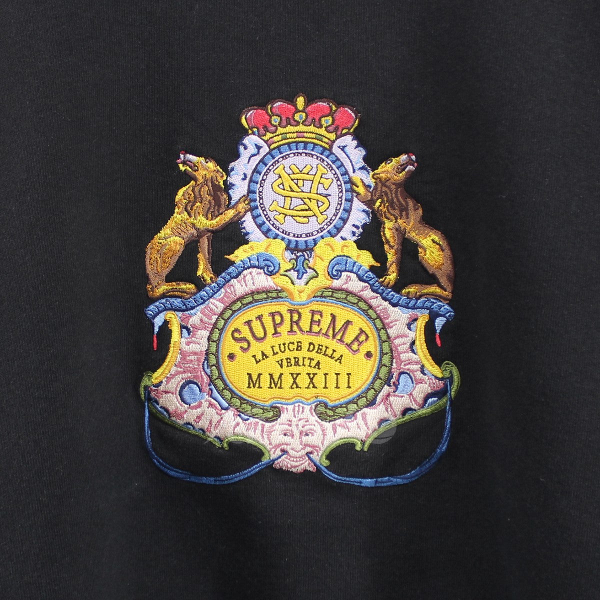 SUPREME(シュプリーム) 23SS Crest Crewneck 刺しゅう ロゴ クレスト クルーネック トレーナー