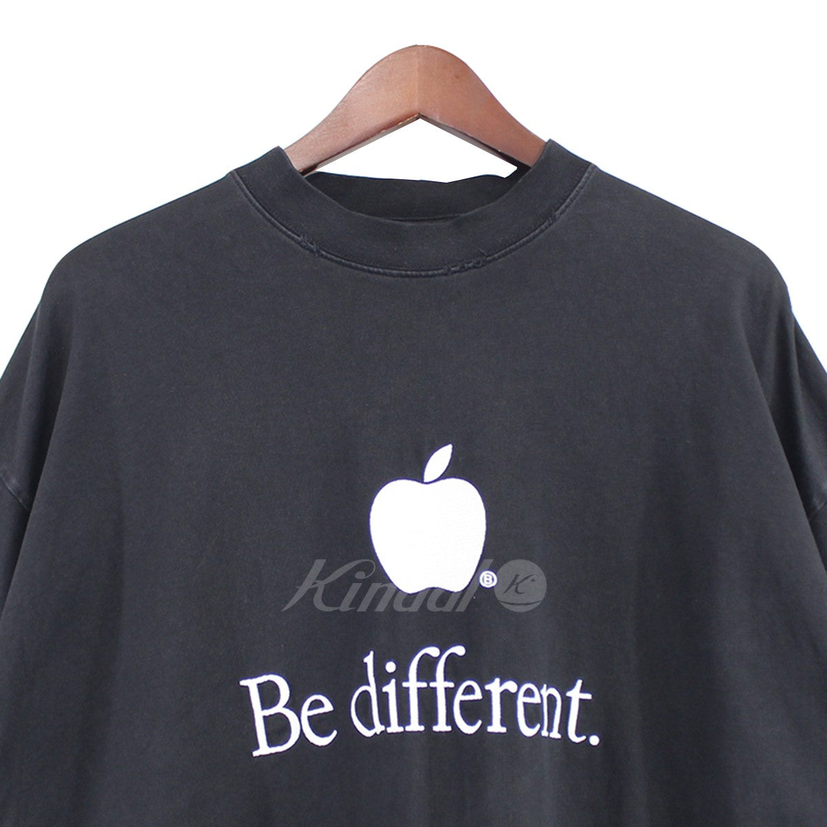 BALENCIAGA(バレンシアガ) 22AW Be different刺繍Tシャツ ロゴ