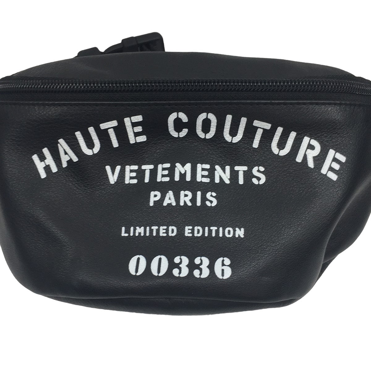 VETEMENTS(ヴェトモン) HAUTE COUTURE ロゴ オートクチュール レザー ボディバッグ ショルダー バッグ