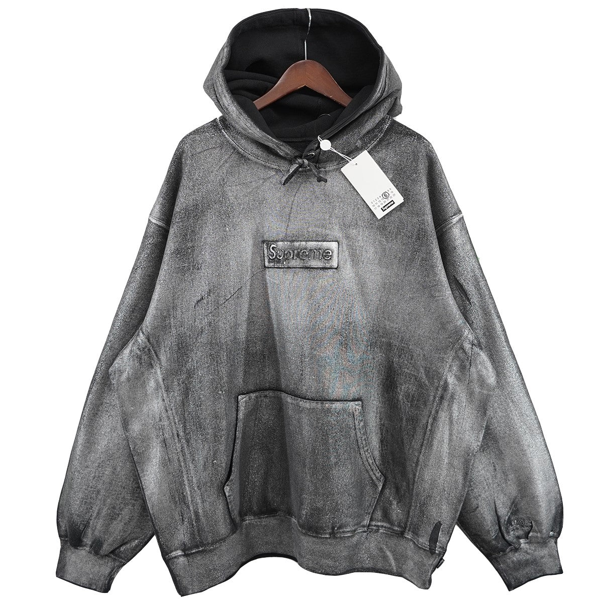 シュプリーム エムエムシックス メゾン マルジェラの24SS MM6 Foil Box Logo Hooded Sweatshirt パーカーです。 SUPREME MM6 Maison Margiela トップス 古着・中古アイテム