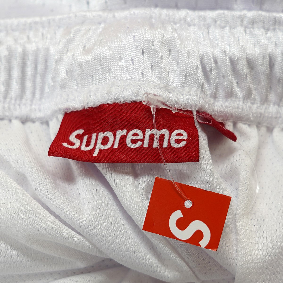 SUPREME(シュプリーム) 24SS Small Box Baggy Mesh Short スモールボックスロゴメッシュショーツ バギー ワイド  メッシュ ショーツ ハーフパンツ ホワイト サイズ L｜【公式】カインドオルオンライン ブランド古着・中古通販【kindal】