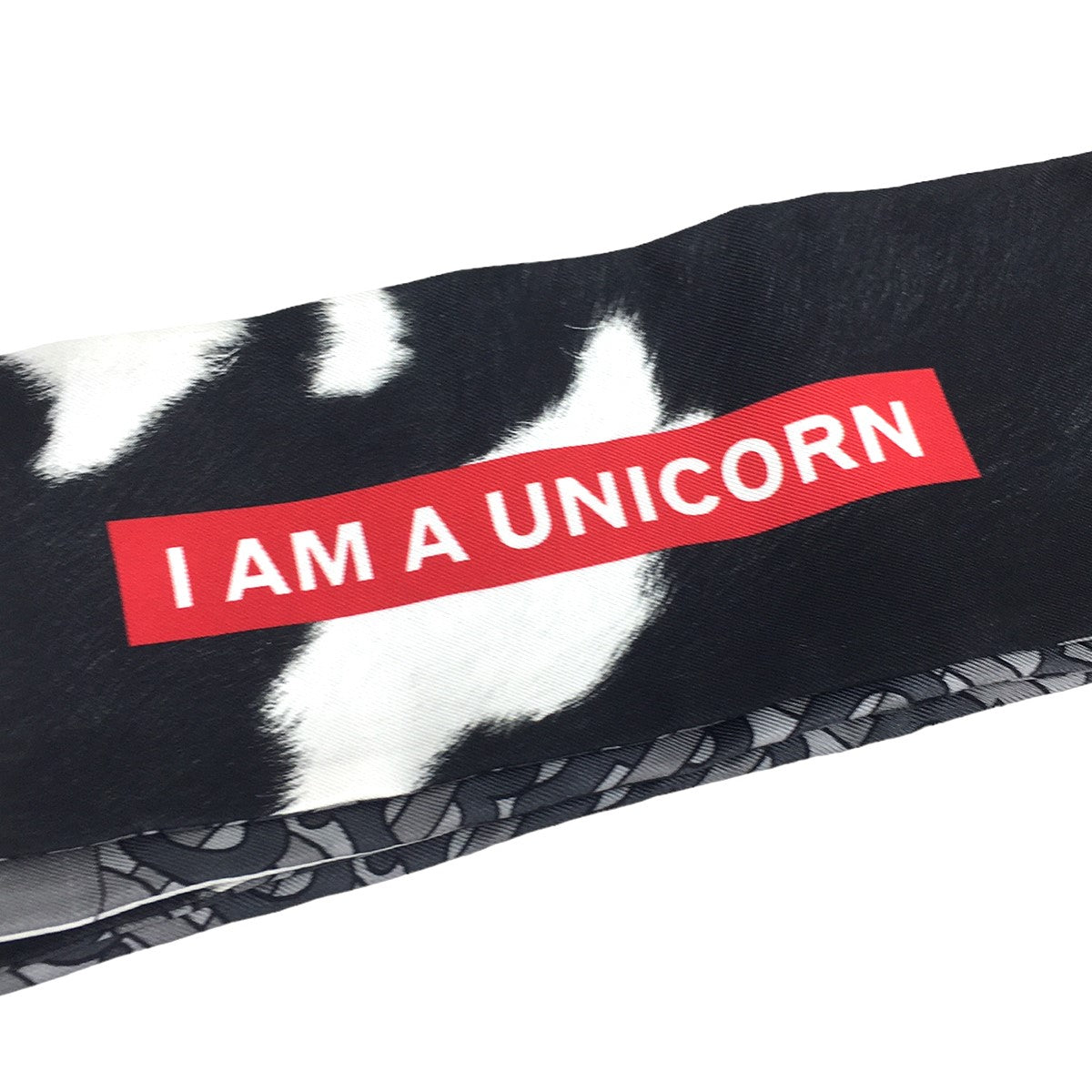 BURBERRY(バーバリー) TB モノグラム ロゴ I AM A UNICORN シルクスカーフ グレー｜【公式】カインドオルオンライン  ブランド古着・中古通販【kindal】