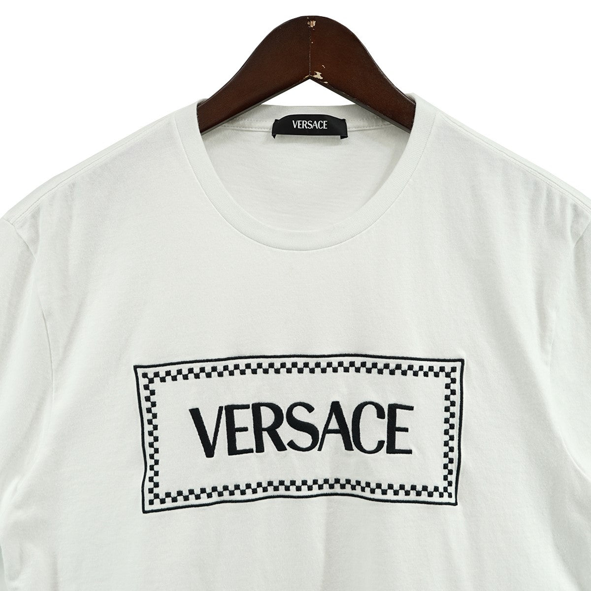 VERSACE(ヴェルサーチ) 24SS 90S ヴィンテージ ロゴ 刺繍 Tシャツ 1011882 ホワイト サイズ  38｜【公式】カインドオルオンライン ブランド古着・中古通販【kindal】