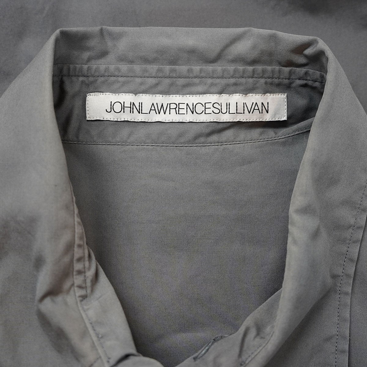 JOHN LAWRENCE SULLIVAN(ジョンローレンスサリバン) 21SS SHOULDER BUTTON SHIRT ショルダーボタンシャツ  3A001-0221-19 定価44000円 グレー サイズ 46｜【公式】カインドオルオンライン ブランド古着・中古通販【kindal】