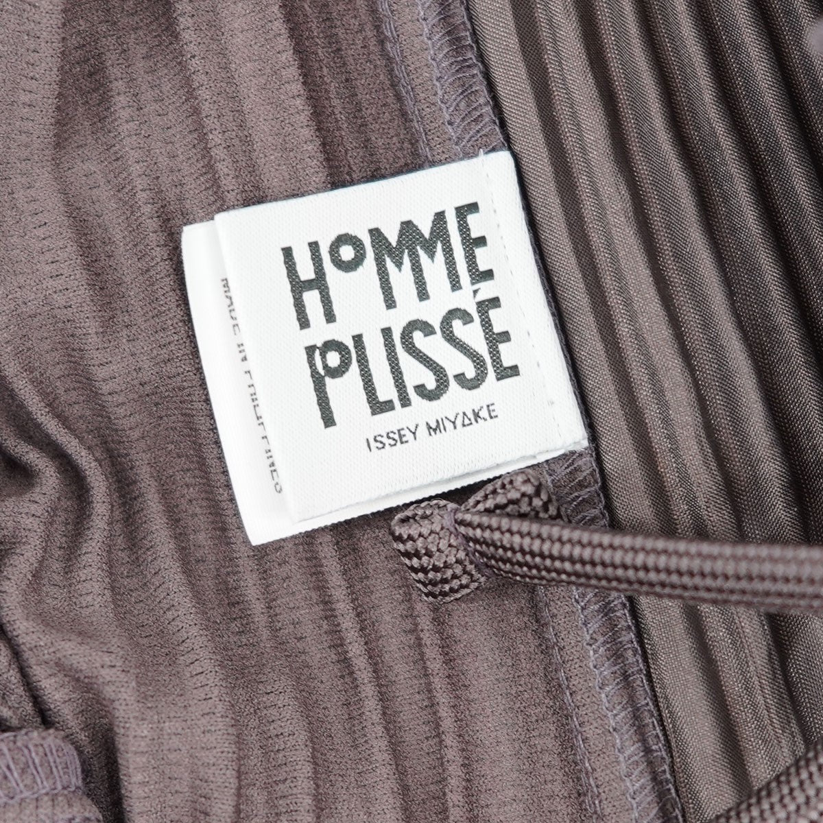 HOMME PLISSE ISSEY MIYAKE(イッセイミヤケオムプリッセ) PLEATS BOTTOMS 1 裾 ベント スリット プリーツ  パンツ 定価39600円 HP43JF136 スレートバイオレット サイズ 1｜【公式】カインドオルオンライン ブランド古着・中古通販【kindal】