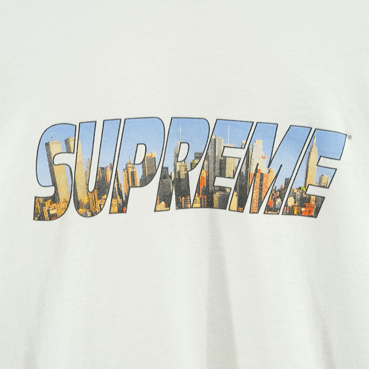 Supreme - KAWS Chalk Logo Tee - UG.SHAFT