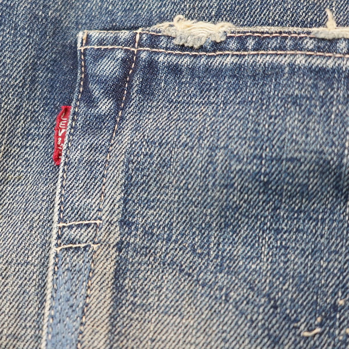 LEVI’S VINTAGE CLOTHING 古着・中古 501XX 復刻 ビッグE 日本製 ダメージ加工 LVC デニムパンツ ジーンズ