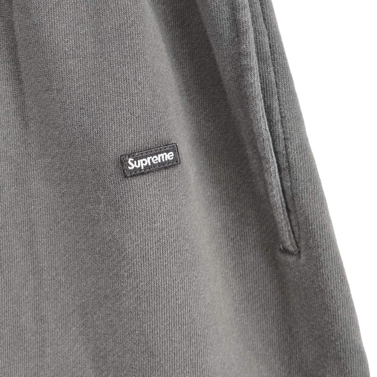 Supreme スモールボックスロゴ　グレーショートパンツ Supreme(シュプリーム) 24SS Overdyed Small Box Sweatshort