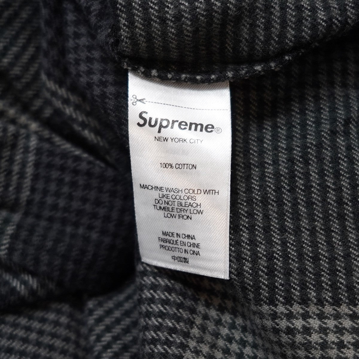 Supreme(シュプリーム) 22SS Plaid Flannel Shirt プレイド チェック ロゴ フランネルシャツ ブラックグレー調 サイズ  M｜【公式】カインドオルオンライン ブランド古着・中古通販【kindal】