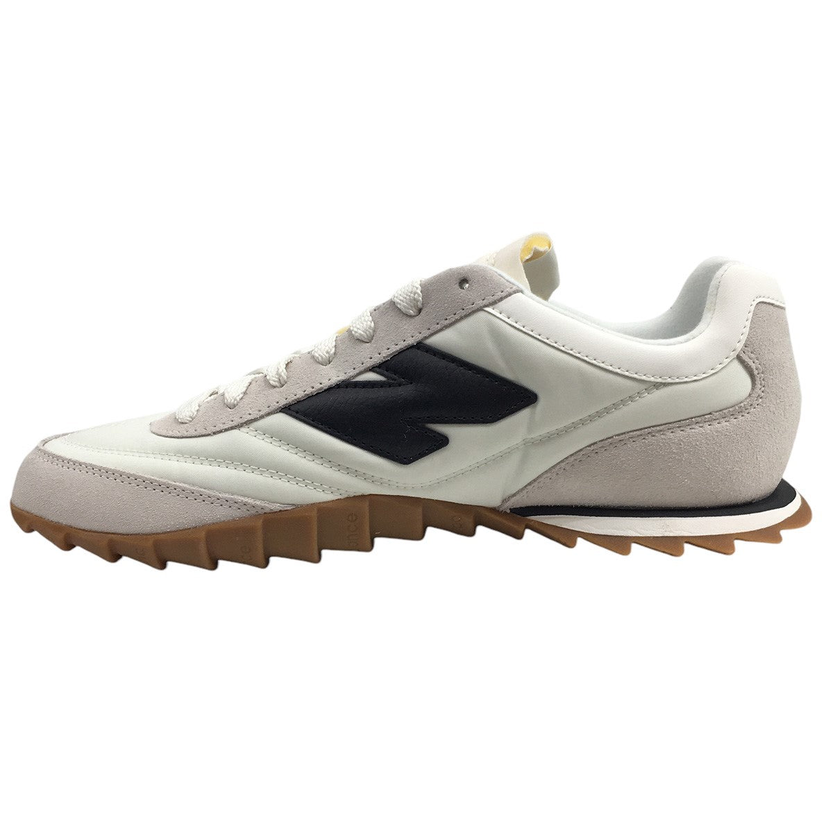 ニューバランスのURC30 AI スニーカー WHITE NB856 RC30 スニーカー シューズ 靴です。 NEW BALANCE 古着・中古 シューズ アイテム