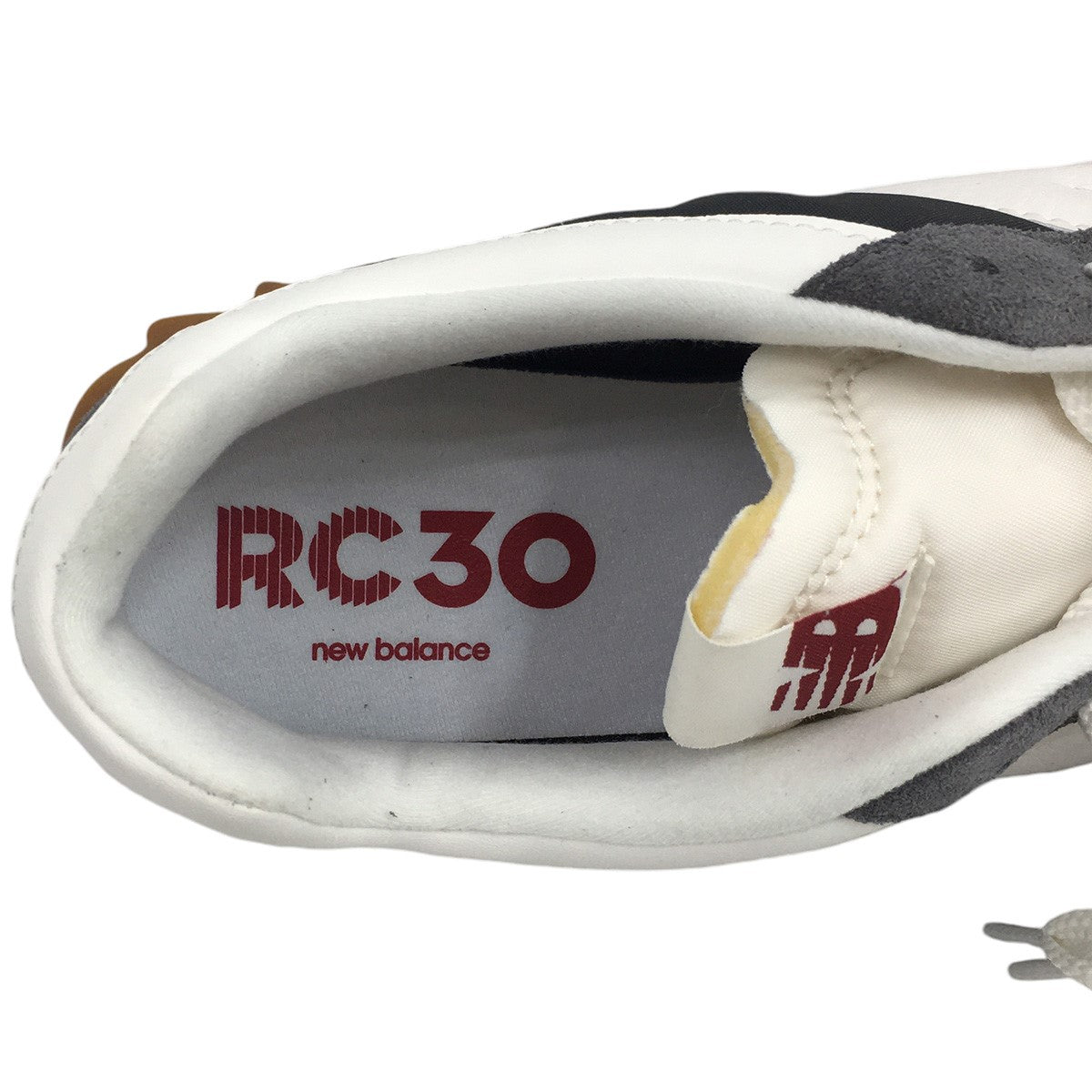 ニューバランスのURC30AG RC30 スニーカー シューズ 靴です。 NEW BALANCE 古着・中古 シューズ アイテム