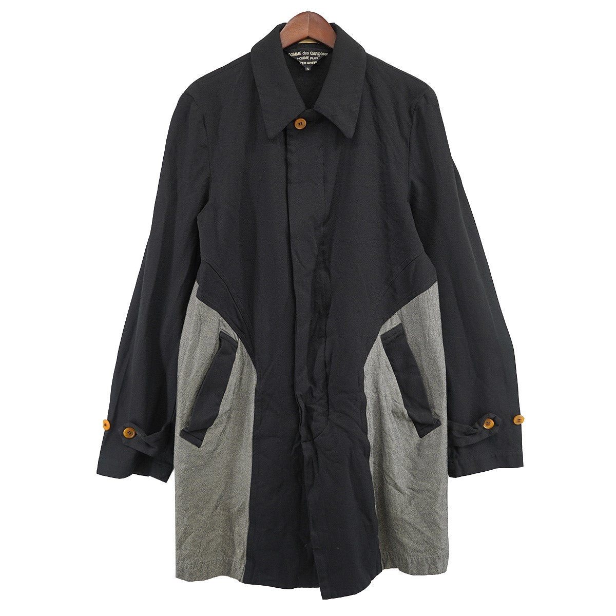 コムデギャルソン オムプリュス エバーグリーンの切替ステンカラーコートです。 COMME des GARCONS HOMME PLUS EVER GREEN 古着・中古 アウター アイテム