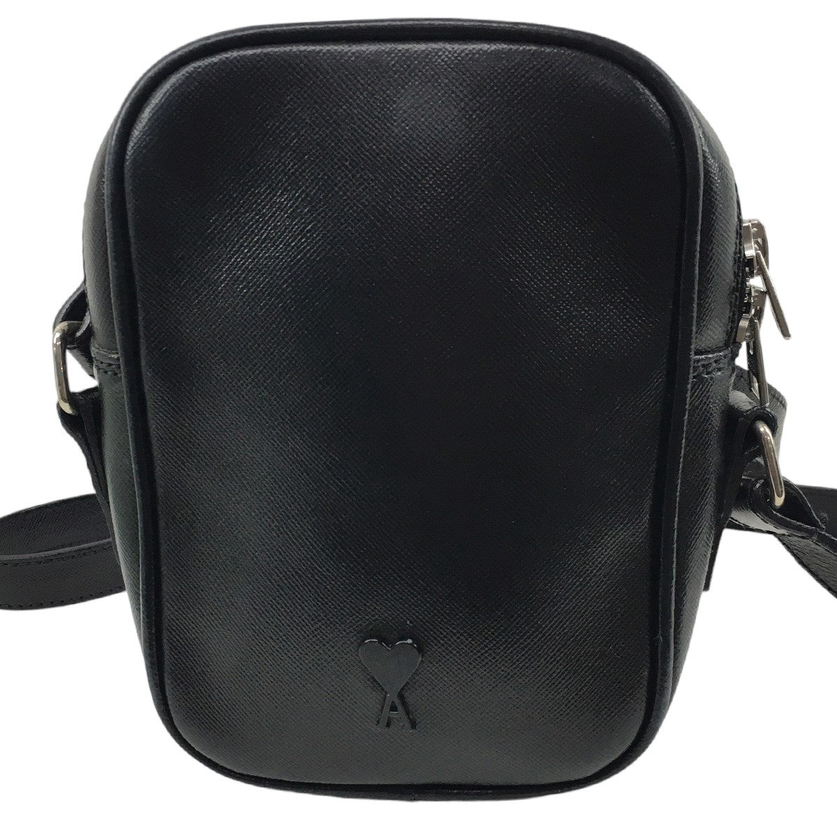 アミ パリスのハート A アイコン カメラ バッグ ミニ スモール ショルダーバッグ 鞄です。 ami paris 古着・中古 バッグ アイテム