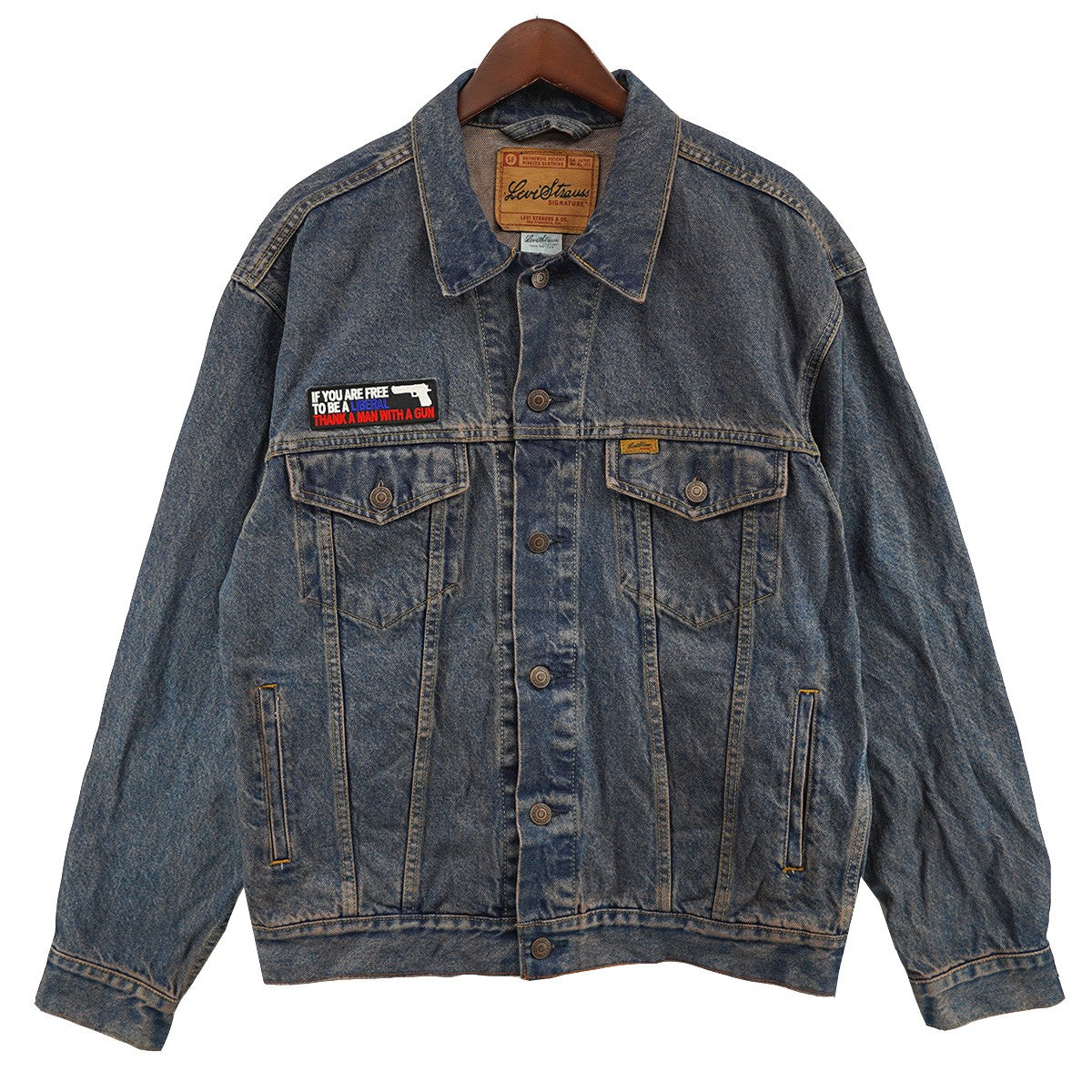 LEVI’S 古着・中古 リーバイスのワッペン 染色カスタム 加工 デニムジャケットです。