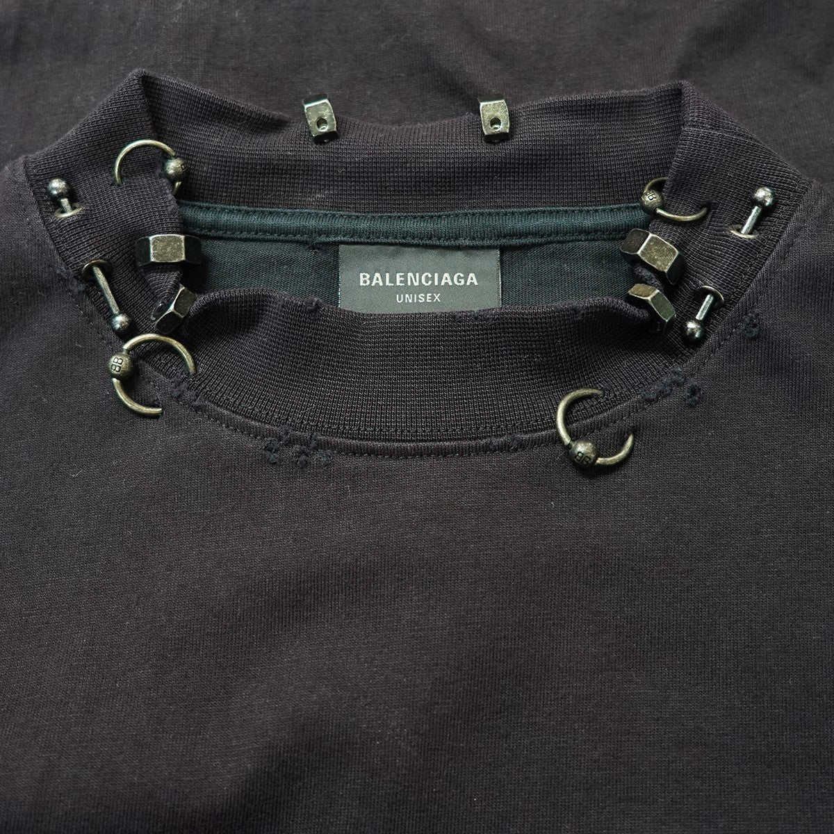BALENCIAGA(バレンシアガ) 23AW Pierced T-ShirtUNISEX ユニ