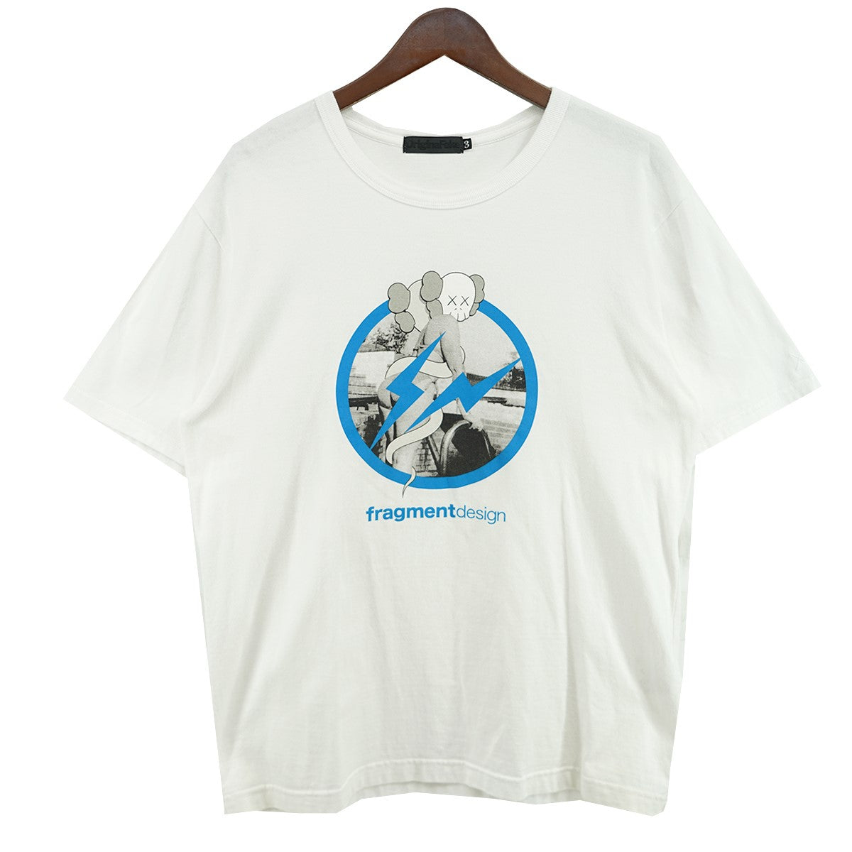 Original Fake×FRAGMENT DESIGN KAWS カウズ コラボ ロゴ Tシャツ 古着・中古-1枚目のアイテム画像