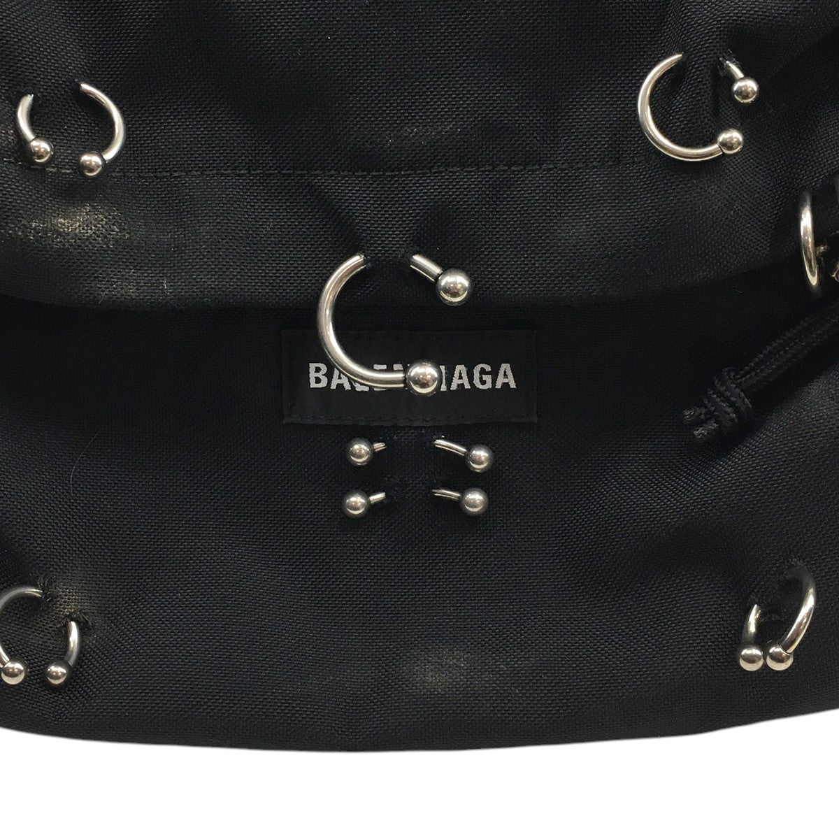 【BALENCIAGA】EXPLORER バックパック ピアーシング ロゴ 三越伊勢丹 | BALENCIAGA/バレンシアガ通販 | EXPLORER バック