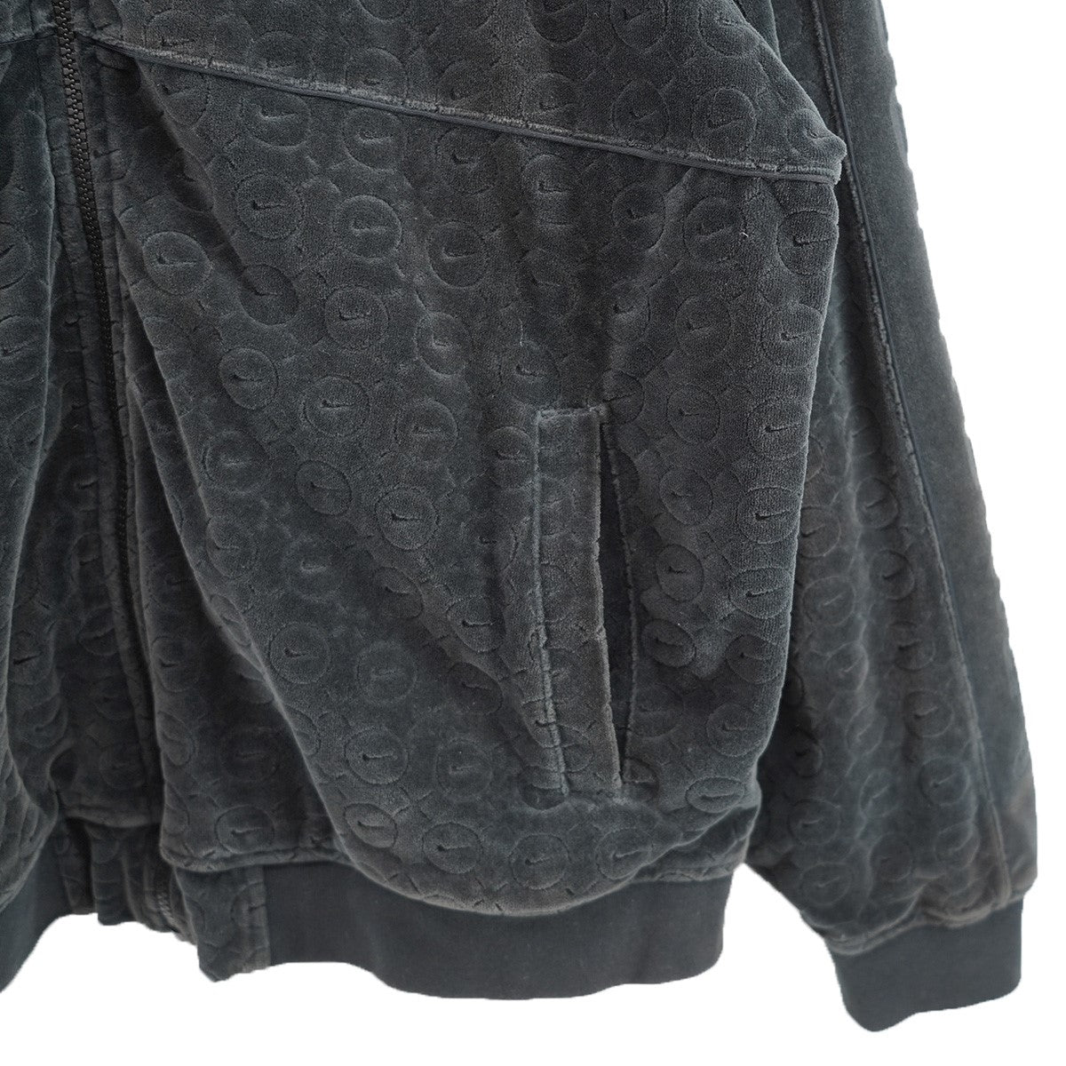 シュプリーム ナイキ コラボ ベロア トラックジャケット L 黒. コラボアイテム【SUPREME×NIKE/シュプリーム×ナイキ】より21SS ベロア