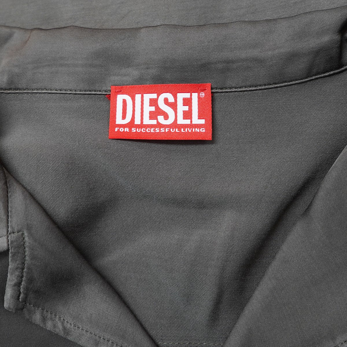 DIESEL by Glenn Martens 25SS S-DAXHE Short-sleeve satin shirt with patchesビスコース サテン ロゴ パッチ 開襟 オープンカラー 半袖シャツ 古着・中古-6枚目のアイテム画像