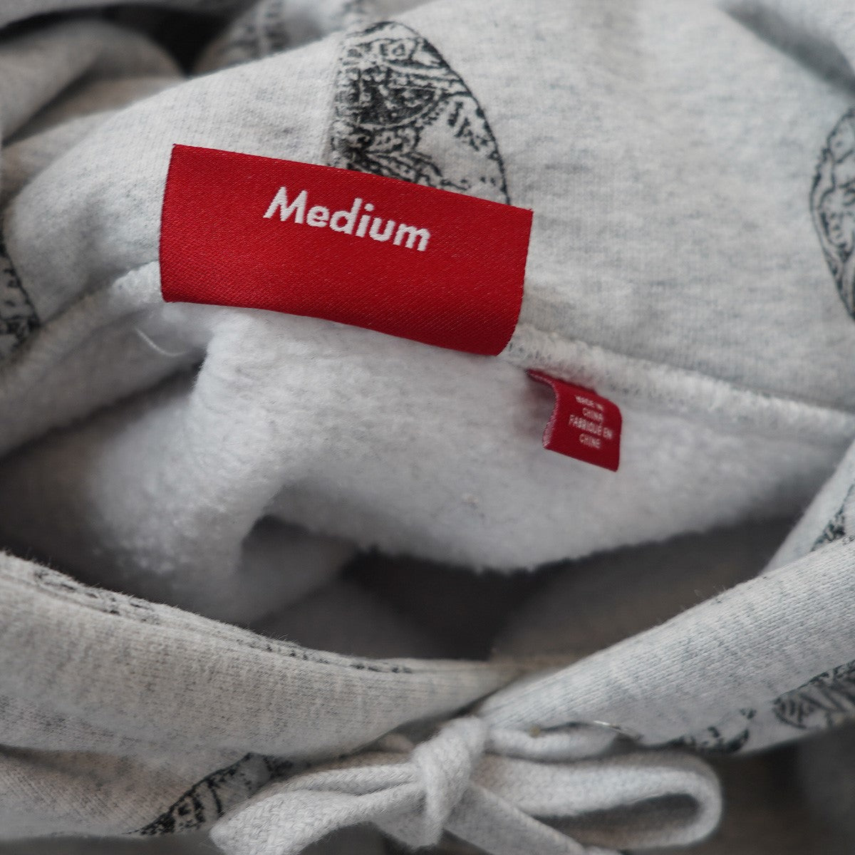 Supreme love cash hooded sweatshirt Lサイズ Supreme Love Cash Hooded Sweatshirt (FW24) - $168