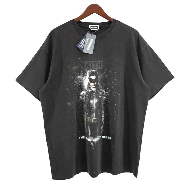 な*ん様 週末のみ格安設定 KITH バットマン Tシャツ Mサイズ 未使用に近 KITH x Batman 'Dark Knight International' Tシャツ | ブラック