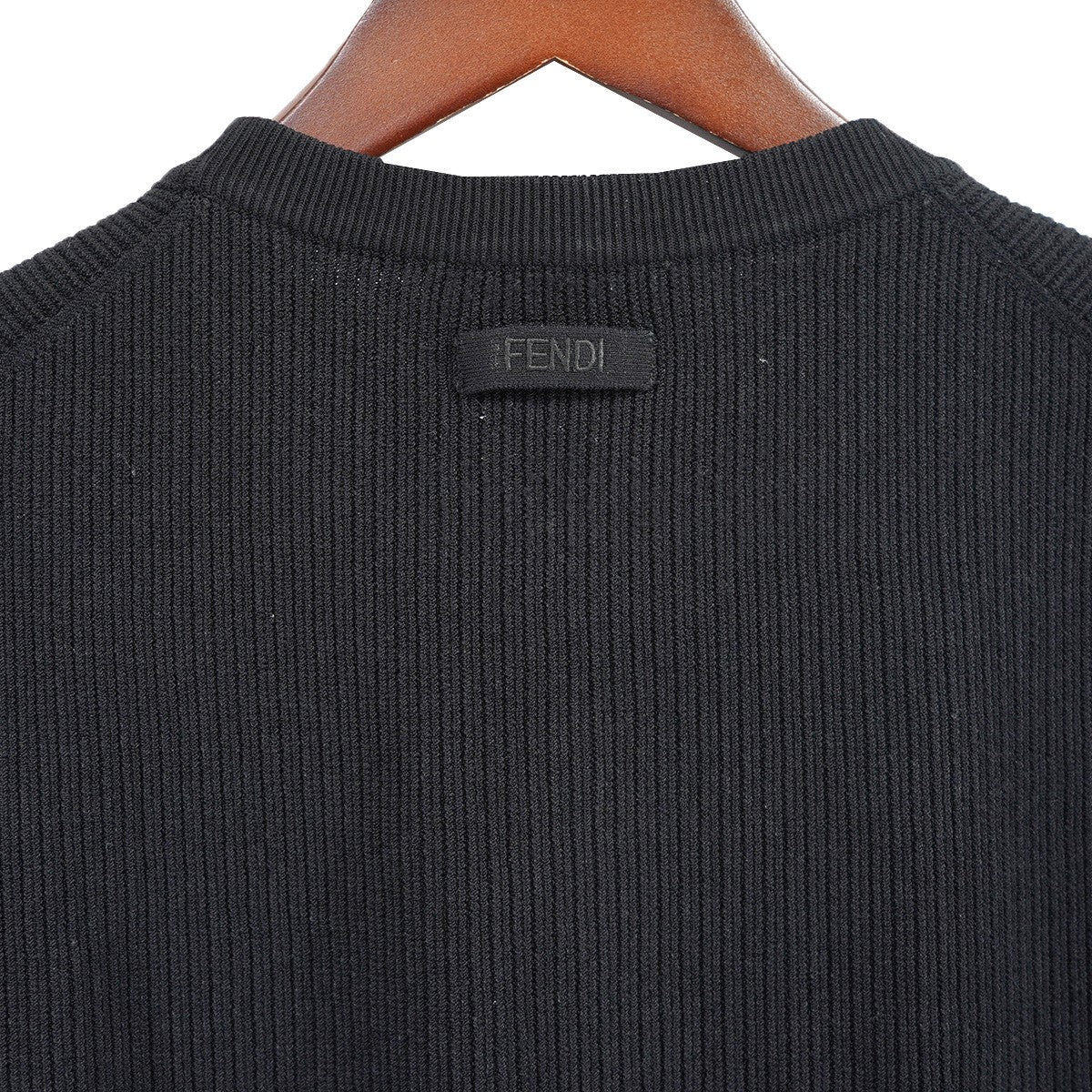 FENDI PULLOVER バックロゴ レーヨン ポリ リブ 短丈 半袖 ニット Tシャツ 古着・中古-3枚目のアイテム画像