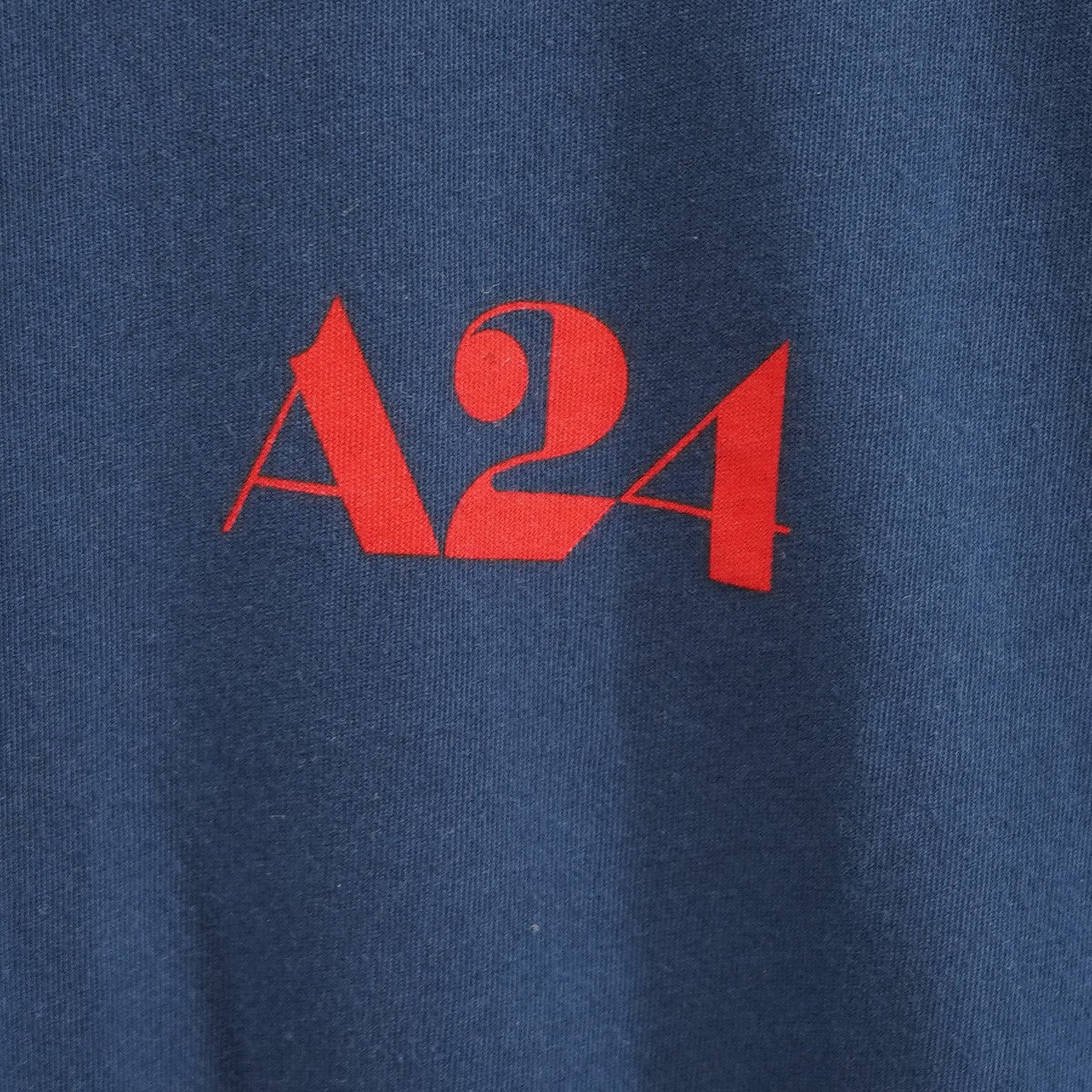 A24(エートゥエンティフォー) ロゴ Tシャツ VBM-45000-C