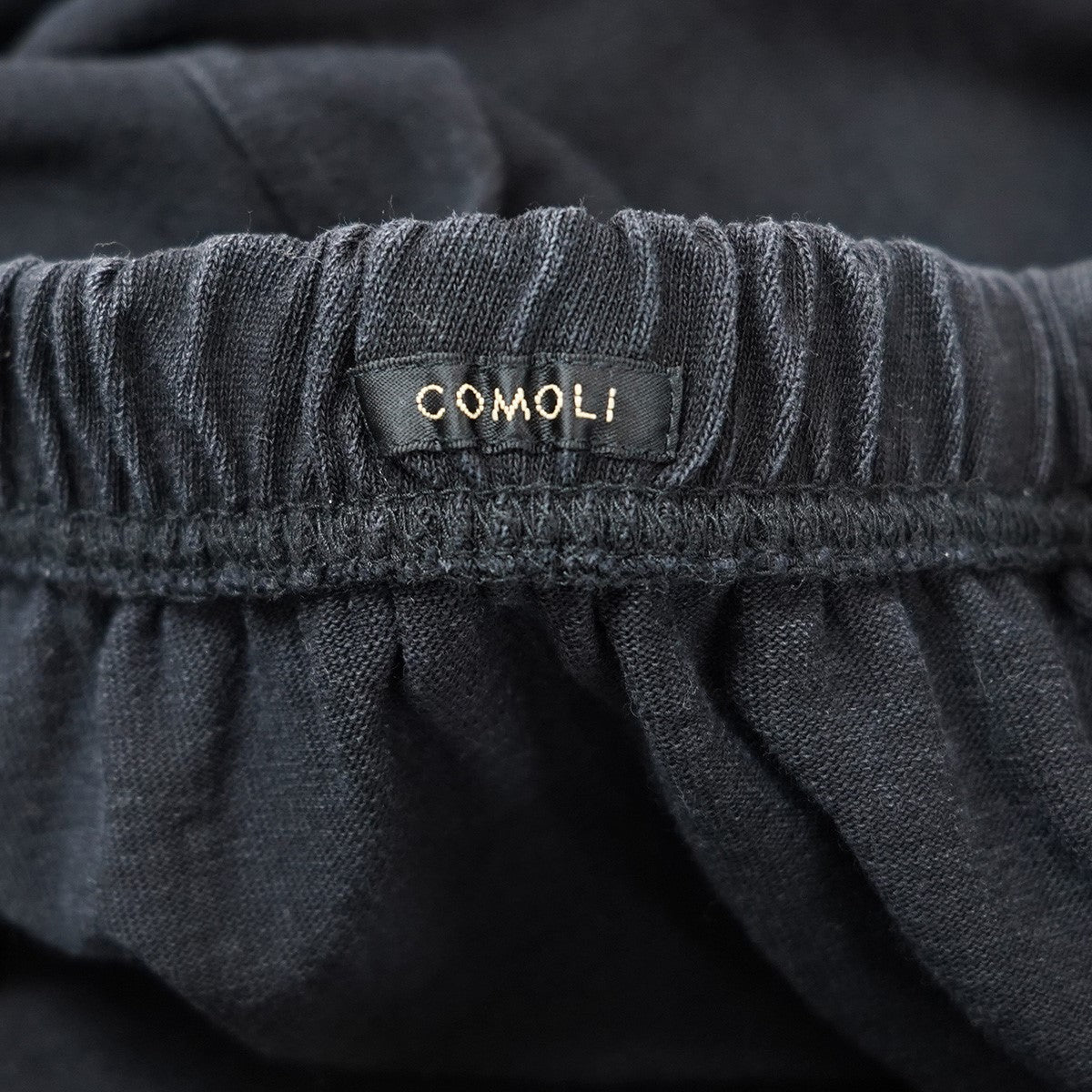 COMOLI(コモリ) 25SS コットンジャージ ニータックパンツ