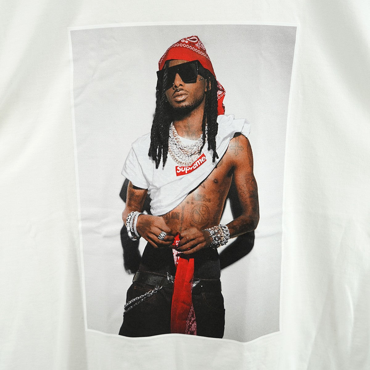 Supreme 25AW Playboi Carti Teeプレイボーイ・カーティ ボックスロゴ フォト Rap Hiphop ラッパー Tシャツ 古着・中古-2枚目のアイテム画像