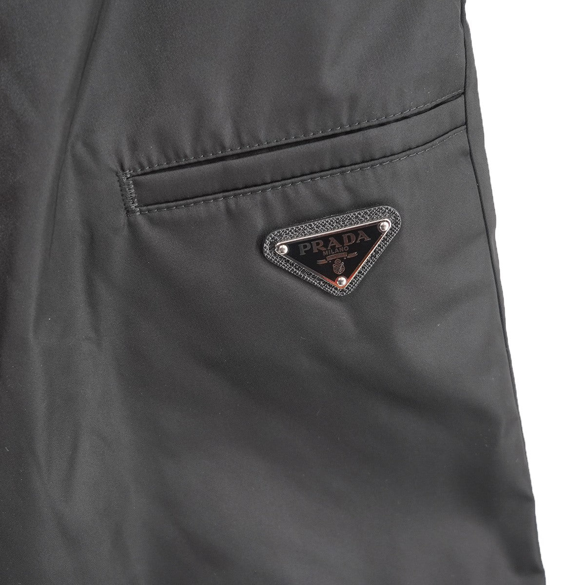 PRADA 23SS Re-Nylon バミューダショーツ トライアングルロゴプレート リナイロン ショーツ ハーフパンツ 古着・中古-2枚目のアイテム画像