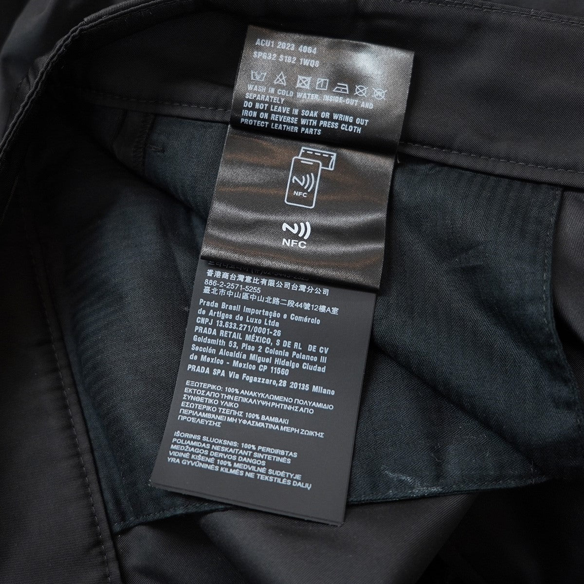 PRADA 23SS Re-Nylon バミューダショーツ トライアングルロゴプレート リナイロン ショーツ ハーフパンツ 古着・中古-6枚目のアイテム画像