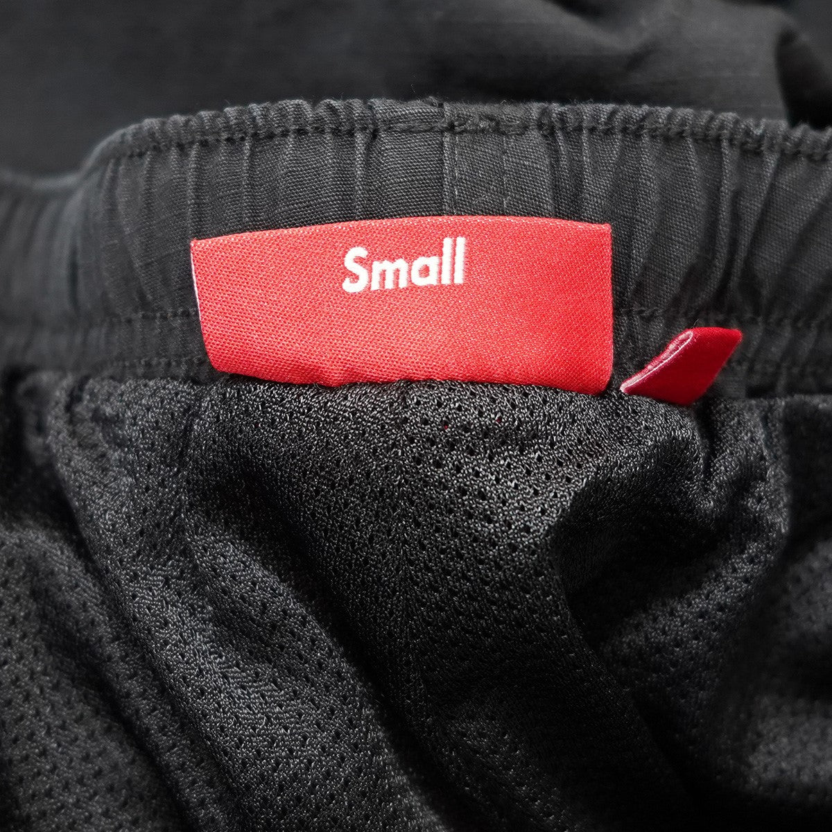 ヒョンジン着用 Supreme StuddedVelourTrackPant Studded Velour Track Pant | Supreme 22fw