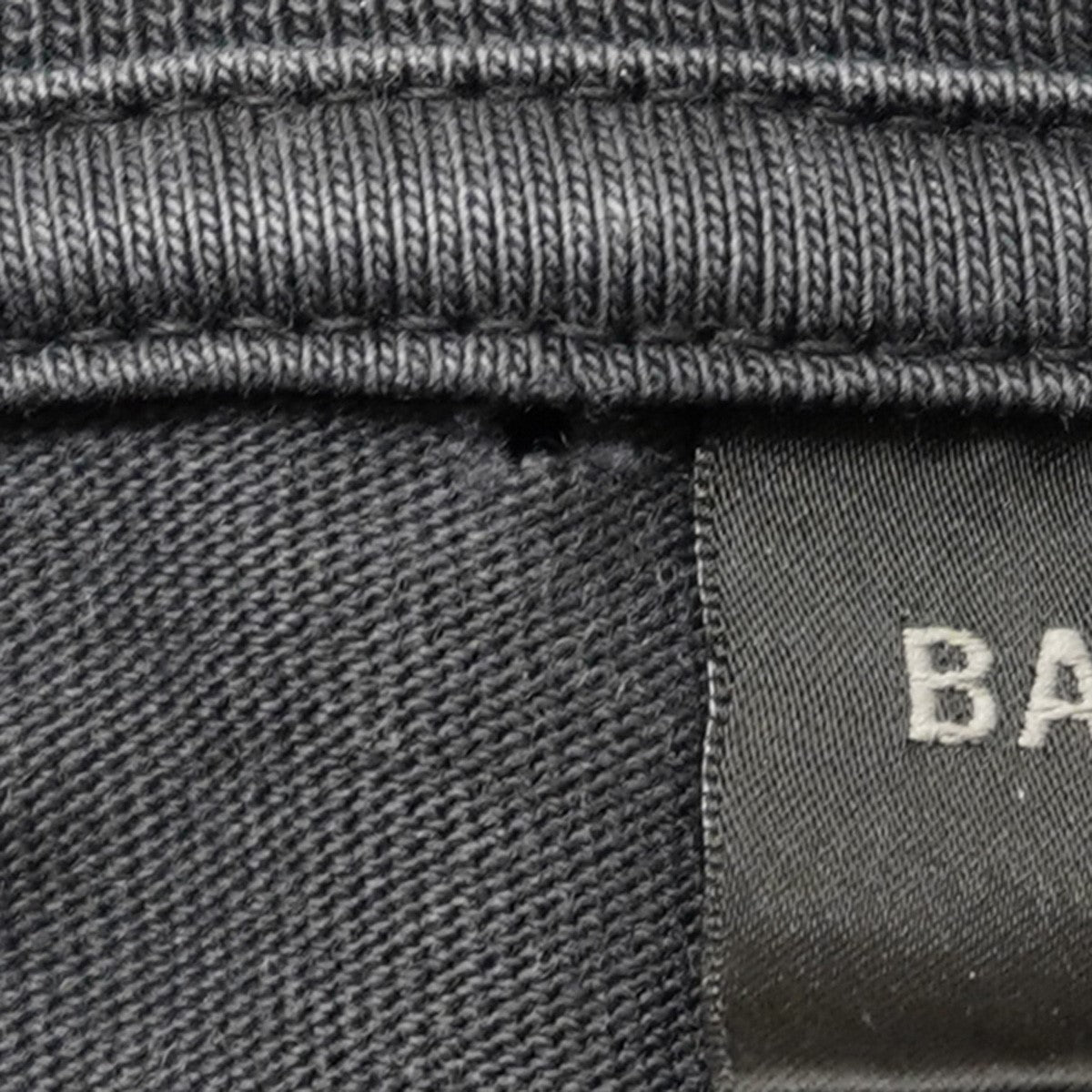 BALENCIAGA(バレンシアガ) 23AW Pierced T-Shirtピアス デザイン