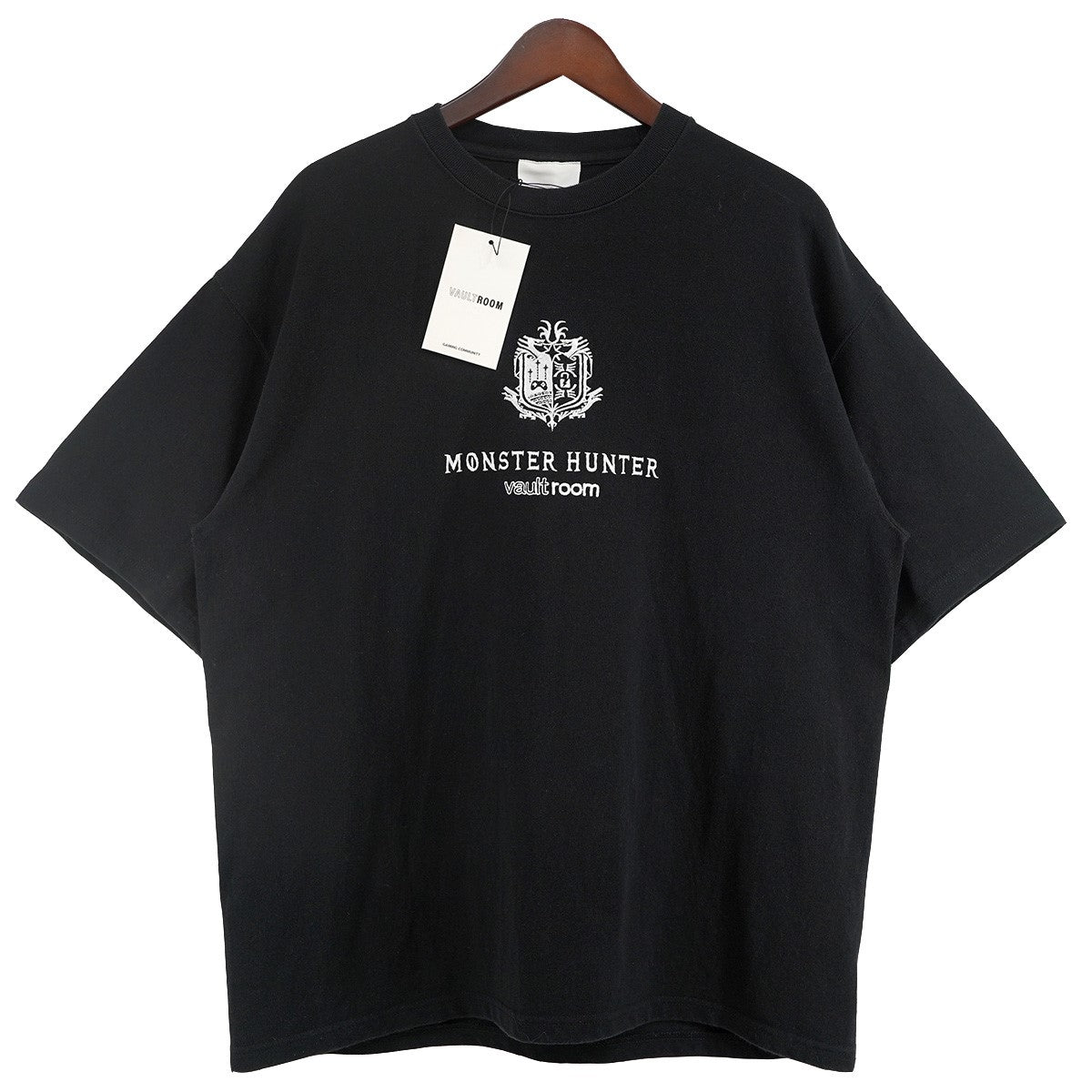 VAULT ROOM 24SS VR×MH MONSTER HUNTER EMBLEM TEEモンスターハンターエンブレム 刺繍 ゲーム ロゴ Tシャツ 古着・中古-1枚目のアイテム画像