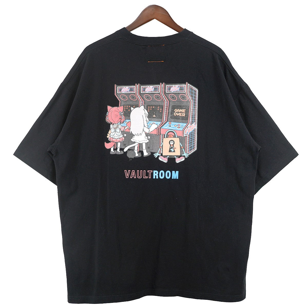 VAULTROOM 24SS VR × KARUBINACHO TEE かるびなちょ VTuber 赤見かるびイラストレーター なちょ猫（甘城なつき）コラボ ロゴ Tシャツ 古着・中古-1枚目のアイテム画像