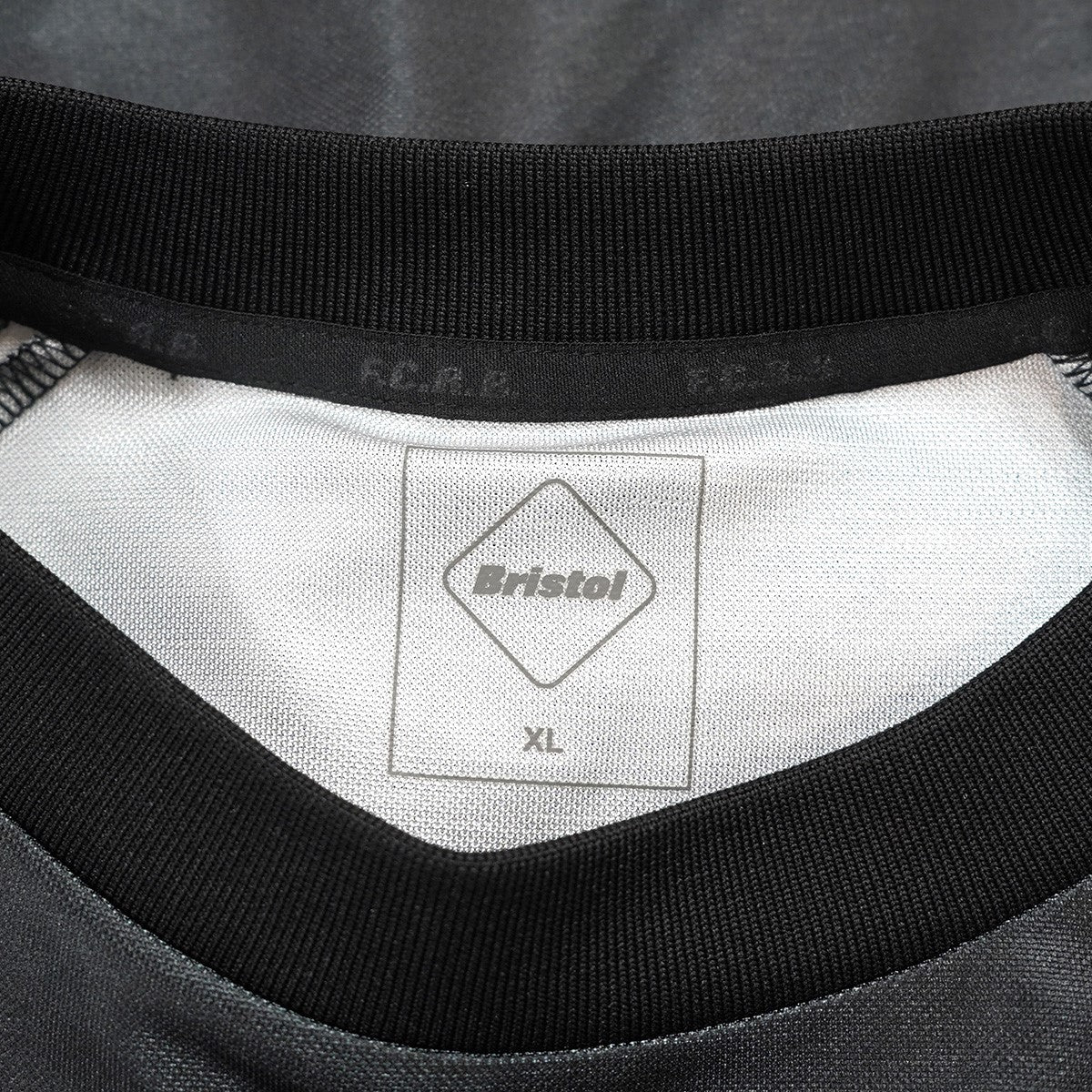 FCRB×PlayStation 24AW PRACTICE L／S BAGGY TOP プレイステーション 30周年記念 コラボエンブレム ロゴ バギー ラグラン ロングスリーブ フットボール ゲーム シャツ 古着・中古-6枚目のアイテム画像
