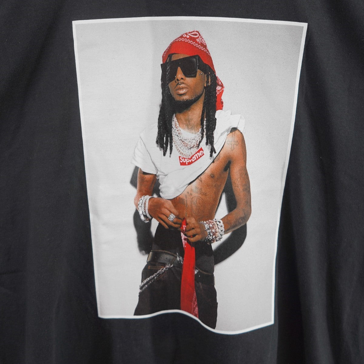 Supreme 25AW Playboi Carti Teeプレイボーイ・カーティ ボックスロゴ フォト Rap Hiphop ラッパー Tシャツ 古着・中古-2枚目のアイテム画像