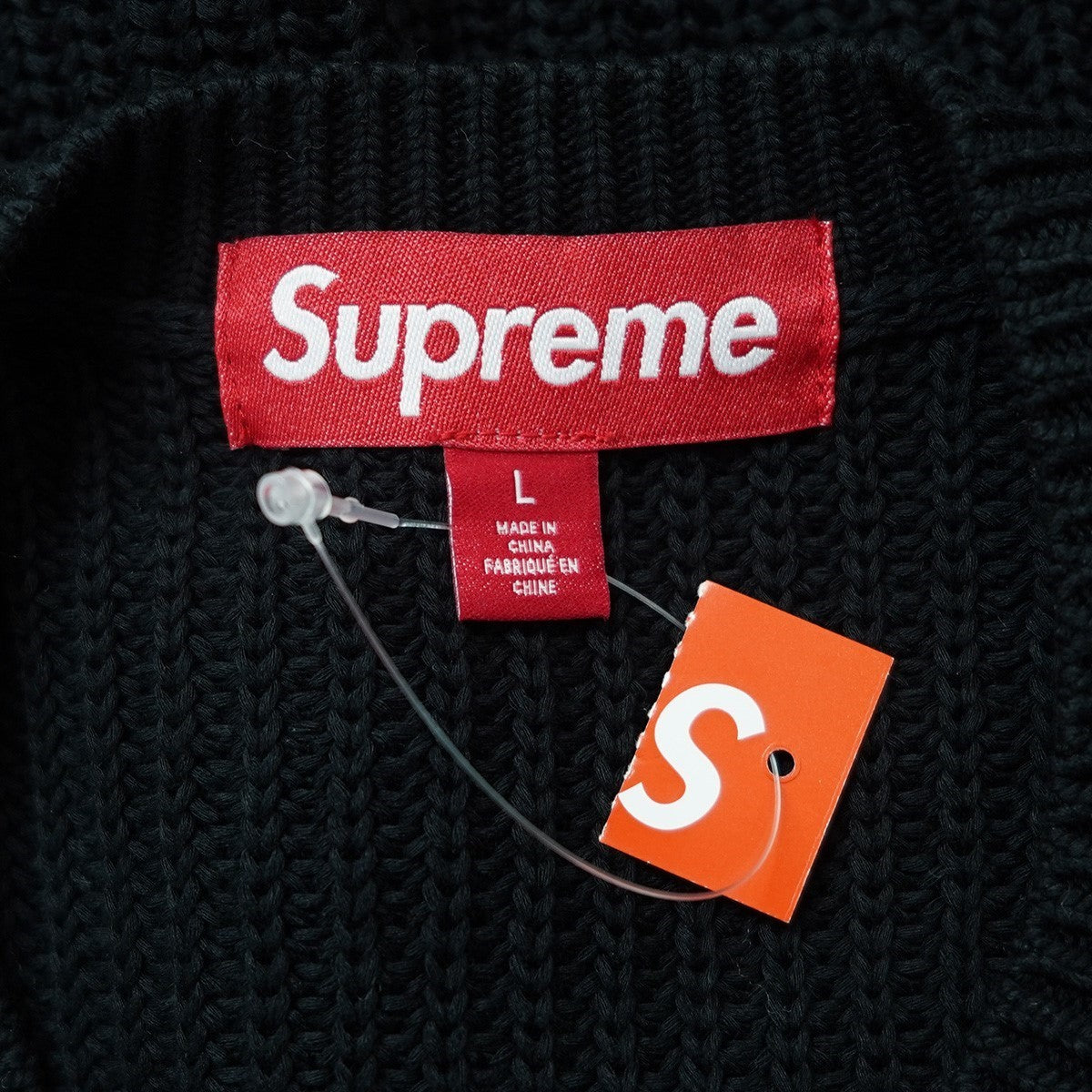 Supreme 25SS Old English Printed Sweaterバック オールド イングリッシュ ロゴ プリント セーター ニット 古着・中古-4枚目のアイテム画像