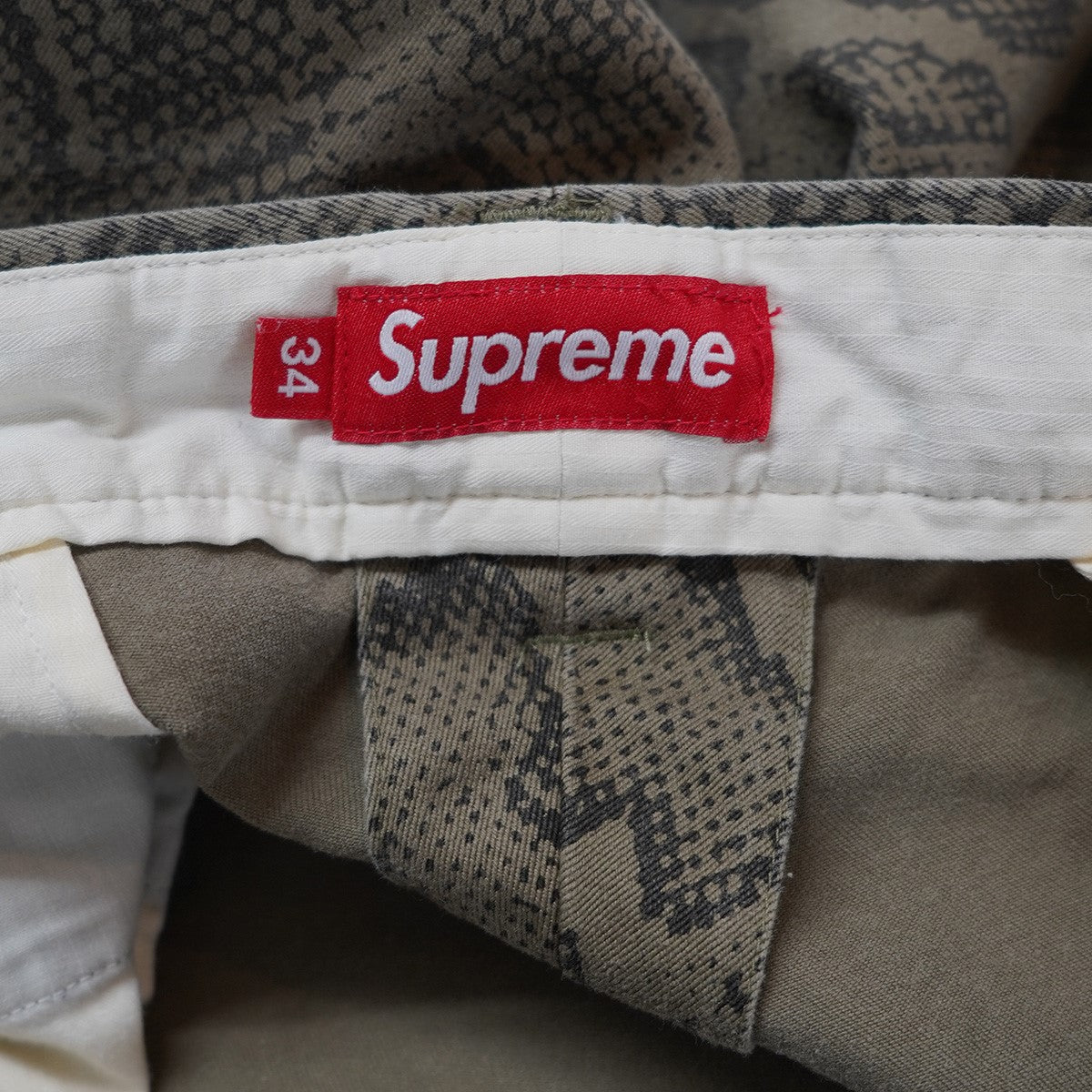 Supreme(シュプリーム) 24SS Snake Print Chino Pant Oliveロゴ