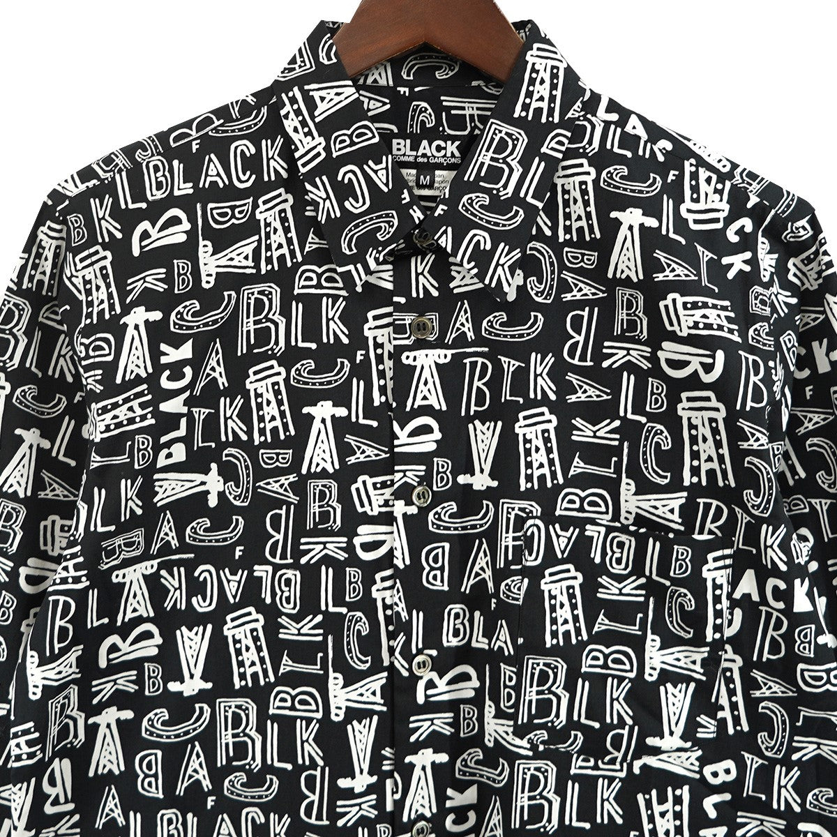 BLACK COMME des GARCONS 総柄 BLACK ロゴ シャツ 古着・中古-2枚目のアイテム画像