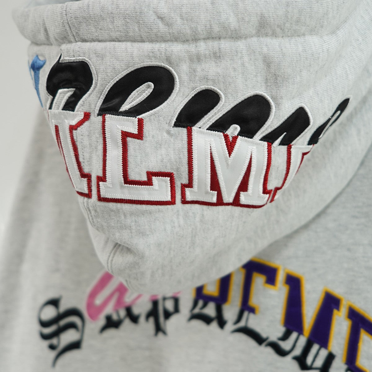 Supreme 25AW Multi Logos Hooded Sweatshirtマルチ バック ロゴ 刺繍 パーカー フーデッドスウェットシャツ 古着・中古-4枚目のアイテム画像