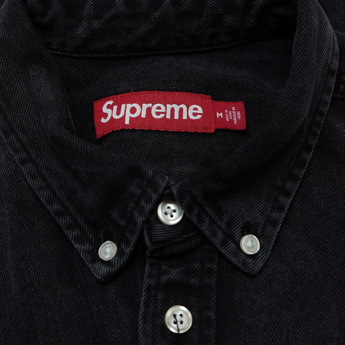 Supreme 25AW Applique Denim Shirtバックロゴ アップリケ デニムシャツ 古着・中古-6枚目のアイテム画像