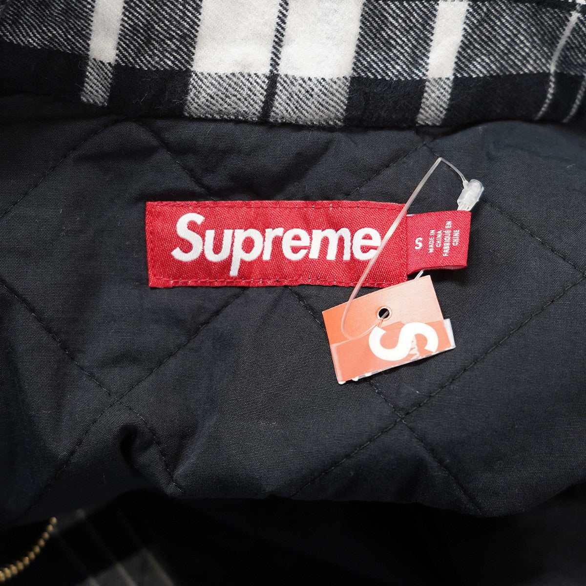 Supreme(シュプリーム) 24AW Quilted Flannel Zip Up Shirt ロゴ