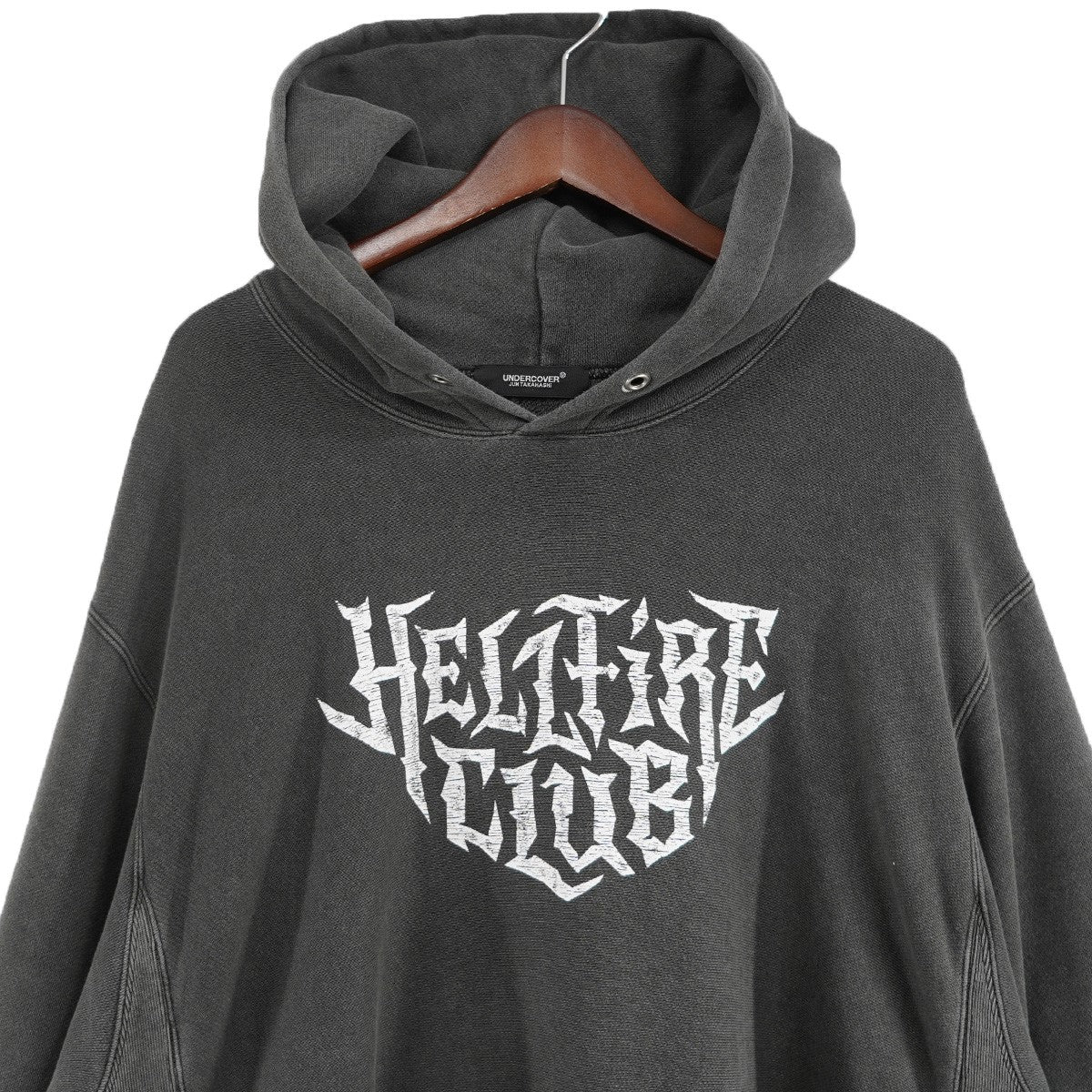 UNDERCOVER 22AW STRANGER THINGS Hellfire Club Capsule Collectionストレンジャーシングス オーバーサイズ Vintage ヴィンテージ加工 ロゴ パーカー 古着・中古-3枚目のアイテム画像