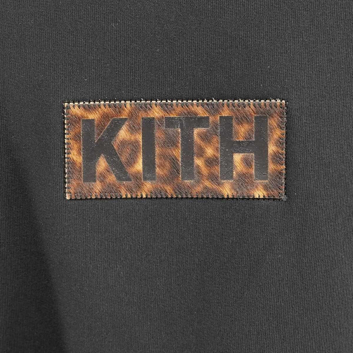 KITH 25AW Classic Logo Leopard Applique Nelson Crewneckクラシック ボックス ロゴ レオパード クルーネック スウェット トレーナー 古着・中古-2枚目のアイテム画像